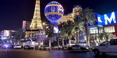 Auto rast in Las Vegas in Fu&szlig;g&auml;nger