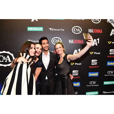 Madonna Blogger Award 2016 - Arrivals