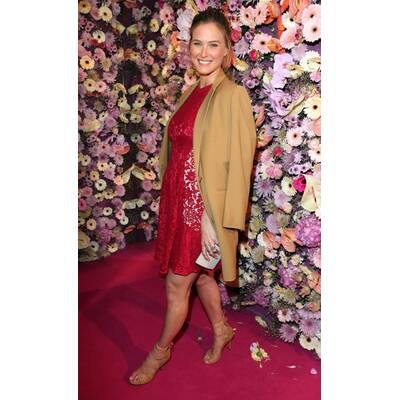 Bar Refaeli: Da ist ja der Babybauch!