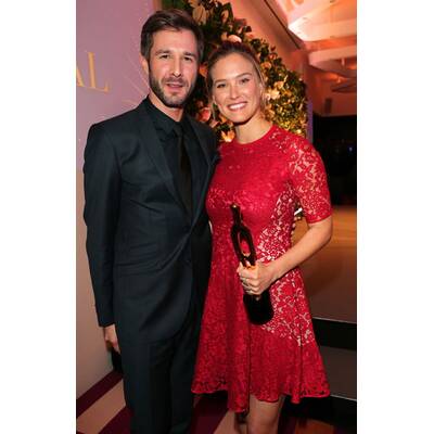 Bar Refaeli: Da ist ja der Babybauch!