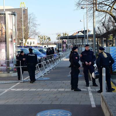 Flüchtlingsdemo in Liesing