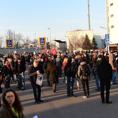 Flüchtlingsdemo in Liesing