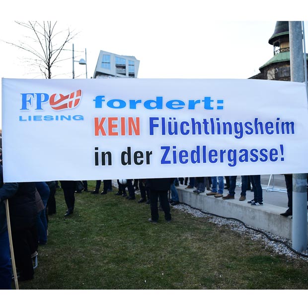 Flüchtlingsdemo in Liesing