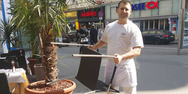 Pizzakoch stoppt R&auml;uberin und Kampfhund