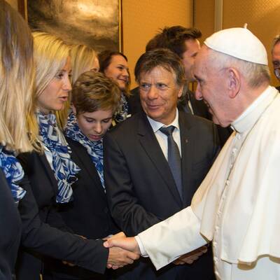 ÖSV-Stars zu Besuch bei Papst Franziskus