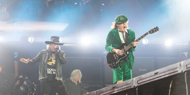 457 Gitarristen spielen "Highway to Hell"