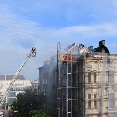 Dachstuhl in der Alsterstraße komplett abgebrannt.