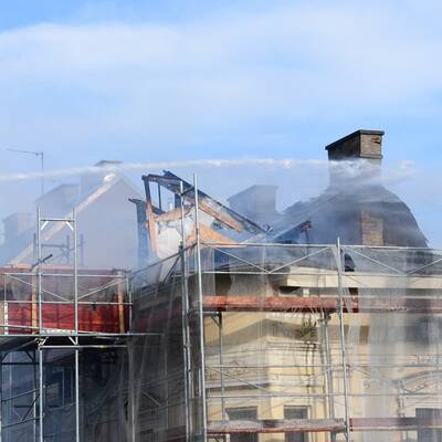 Dachstuhl in der Alsterstraße komplett abgebrannt.