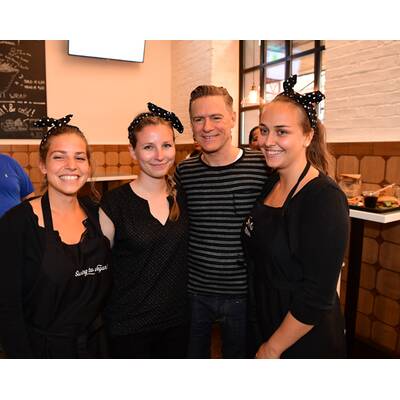 Bryan Adams zu Gast in der Swing Kitchen