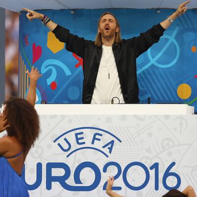 Farbenfrohe Eröffnungsfeier