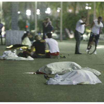 Nizza: Lkw rast in Menschenmenge