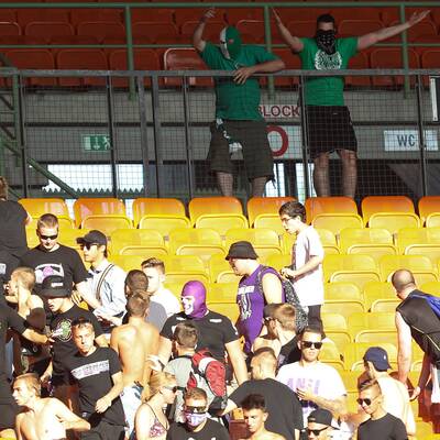 Wilde Prügeleien bei Derby