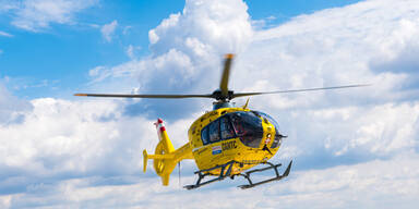 Kind von Auto &uuml;berrollt - tot