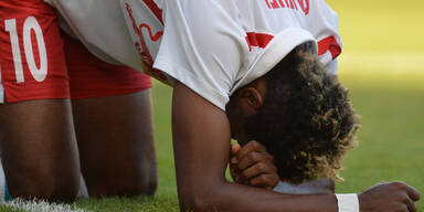 Bulle blamiert sich bei Elfmeter v&ouml;llig