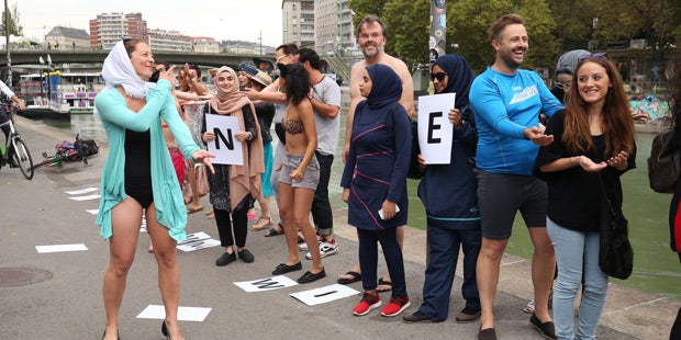 Nach Burkini-Aktion: Mega-Shitstorm gegen Badeschiff