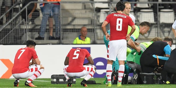 Alkmaar-Stümer bleibt bewusstlos liegen