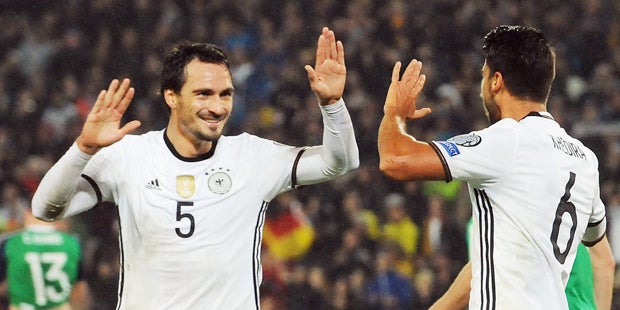 Hart rettet England vor Schlappe