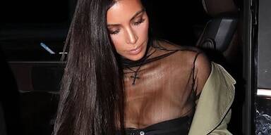 20161011_66_81754_161011_NE_081_Kim_Kardashian_Schmuck_Kreuz_Brunner.jpg