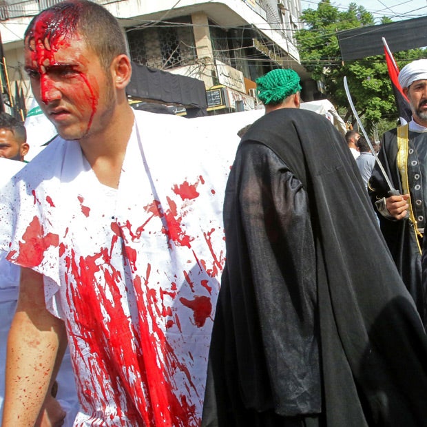 Ashura-Fest: Gläubige feiern blutige Zeremonie