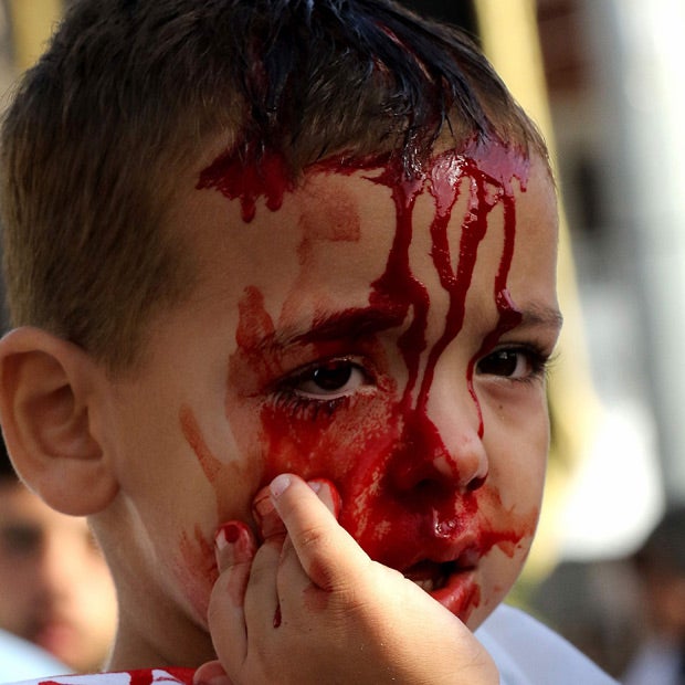Ashura-Fest: Gläubige feiern blutige Zeremonie