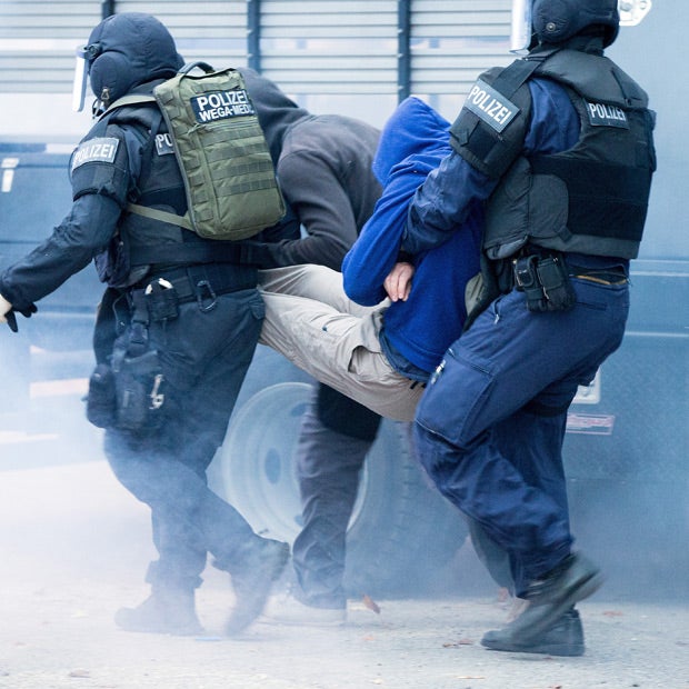 Polizei  rüstet sich für Terror-Akt