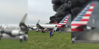 20161030_66_83572_161029_MI_017_Flugzeug_in_Chicago_in_Brand.jpg