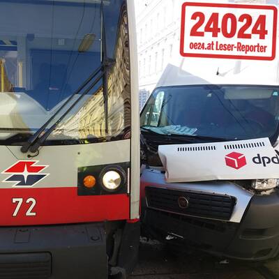 dpd-Lieferwagen rammt Straßenbahn