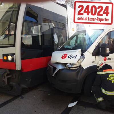 dpd-Lieferwagen rammt Straßenbahn