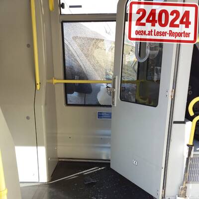 dpd-Lieferwagen rammt Straßenbahn