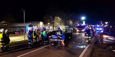 Verkehrsunfall mit sechs Autos auf B20