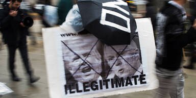 Schwere Ausschreitungen bei Anti-Trump-Demo
