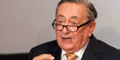 M&ouml;rtel &auml;tzt gegen Ex Cathy