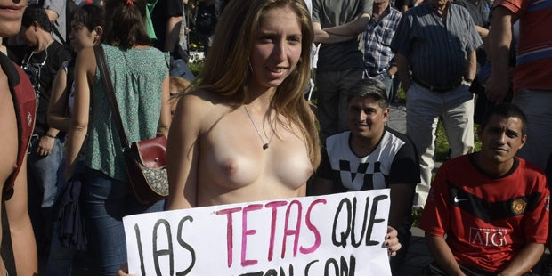 Sexy Busen-Protest gegen Oben-Ohne-Verbot