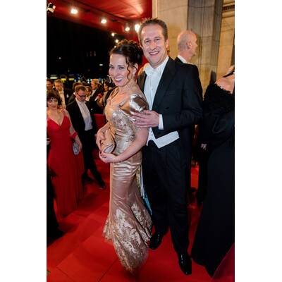 Opernball 2017 - Die schrillsten Kleider