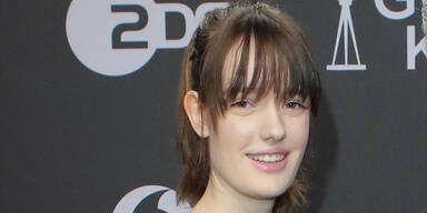 Sky du Mont & Tochter Tara Neven