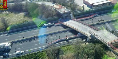 Autobahnbr&uuml;cke st&uuml;rzt ein: Ehepaar tot