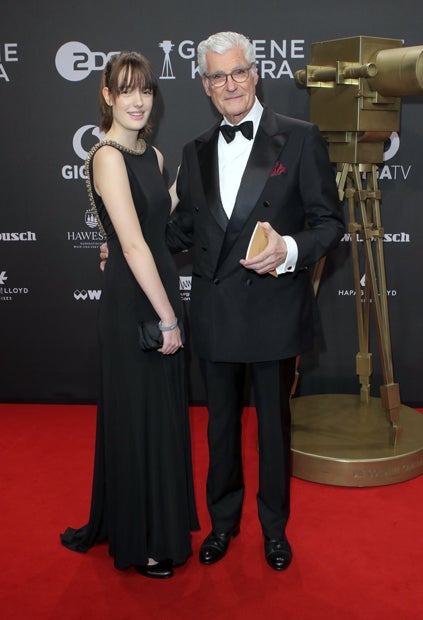 Sky du Mont & Tochter Tara Neven