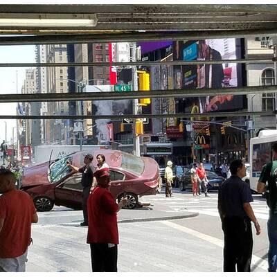 Auto raste in Menschenmenge in New York