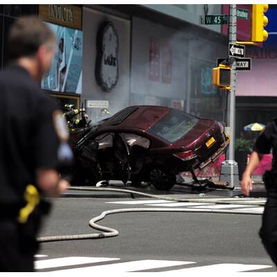 Auto raste in Menschenmenge in New York