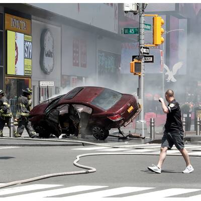 Auto raste in Menschenmenge in New York