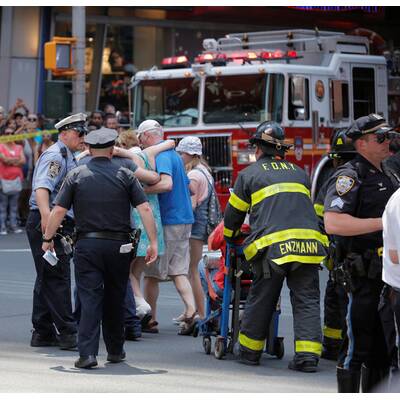 Auto raste in Menschenmenge in New York