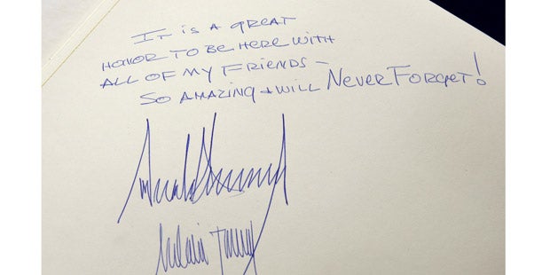 Trump besucht Holocaust-Mahnmal - und blamiert sich mit diesen Worten