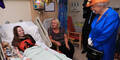 Queen Terroropfer Manchester Spital besucht