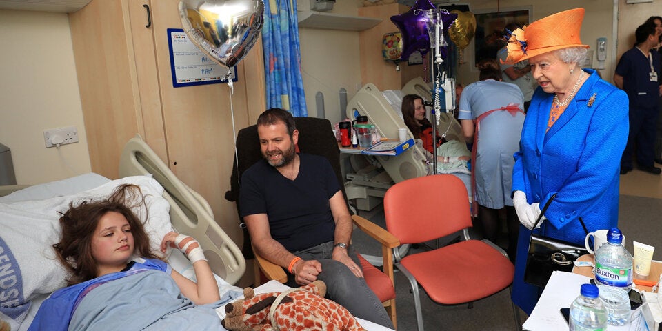 Queen Terroropfer Manchester Spital besucht