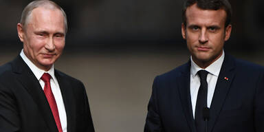 Schwieriges erstes Treffen von Macron und Putin