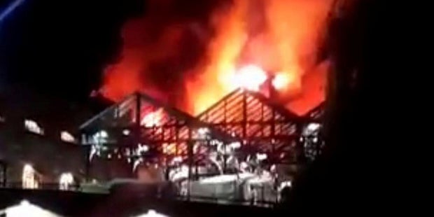 Beliebte Touristen-Attraktion in London brennt