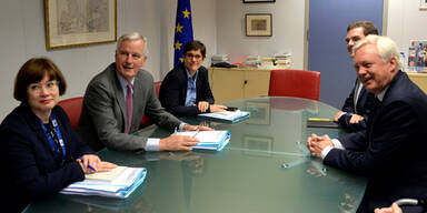 Barnier Davis Brexit