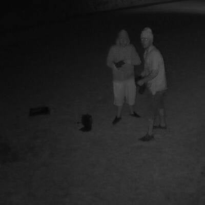 Spiderman und Komplize räumen Firma aus