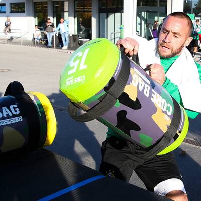 Rapid lässt die Muskeln spielen