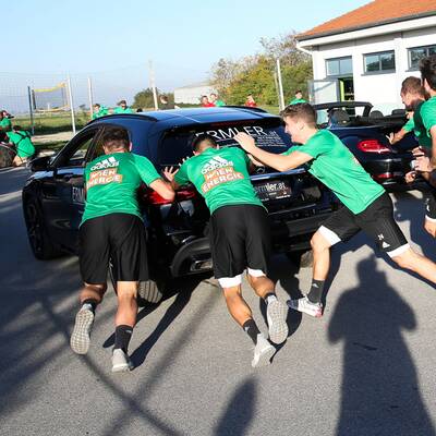 Rapid lässt die Muskeln spielen